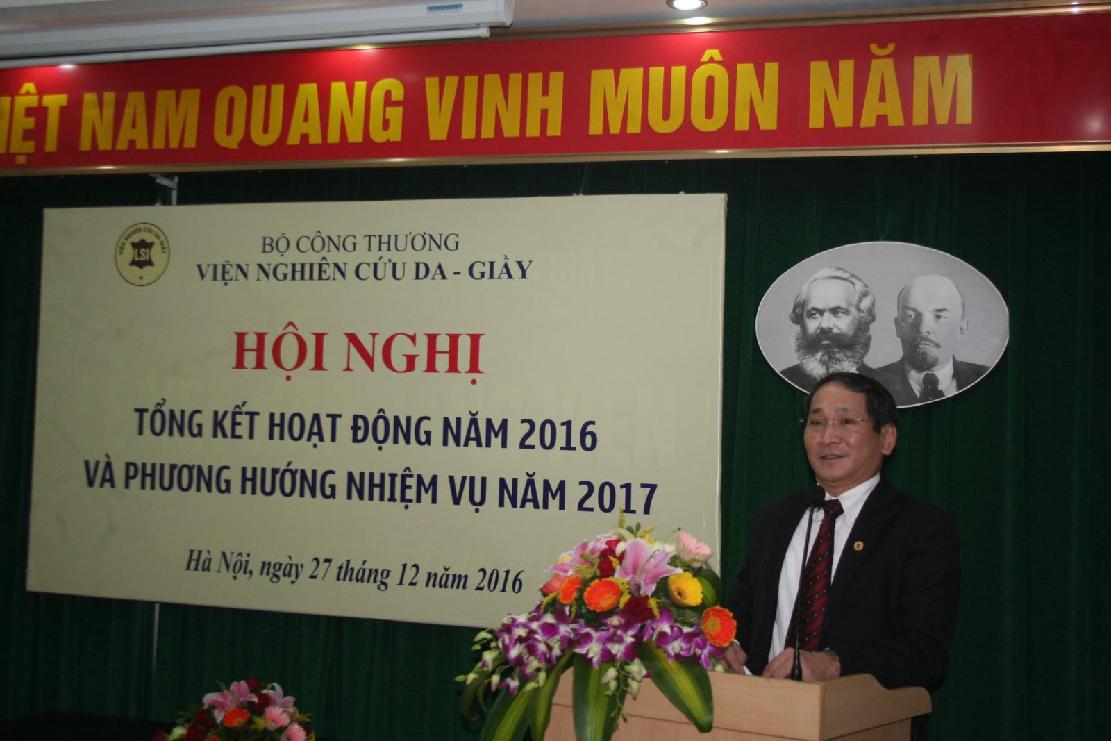 Hội nghị Tổng kết hoạt động năm 2016 và Phương hướng nhiệm vụ năm 2017 của Viện Nghiên cứu Da - Giầy