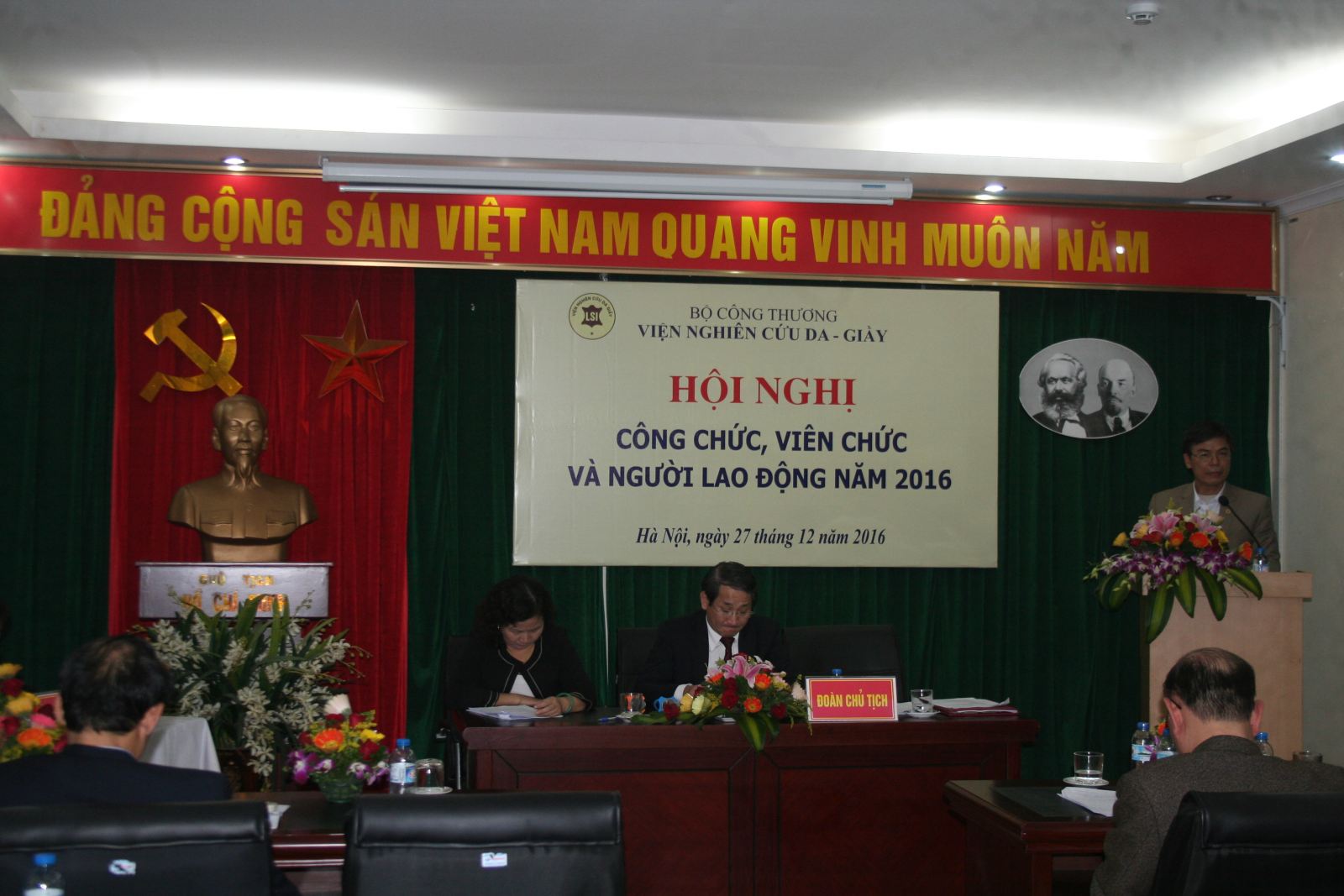 Hội nghị công chức, viên chức và người lao động năm 2016 của Viện Nghiên cứu Da Giầy